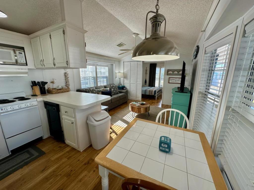 Family Friendly Located In Beautiful Miramar Beach, Fl * Destin