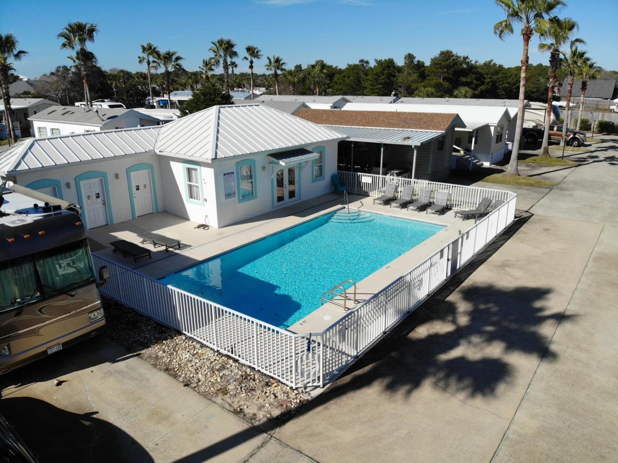 Family Friendly Located In Beautiful Miramar Beach, Fl